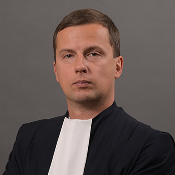 Альберт Єзеров