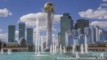 Казахстан: парламент схвалив збільшення президентського строку і перейменуванні столиці