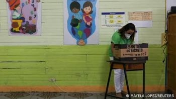 У Коста-Ріці відбулися вибори: у лідерах експрезидент й ексміністр фінансів