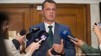 Міністр оборони Румунії йде з посади за “помилку” в резюме