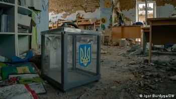 Мирна угода: Київ допускає референдум разом з виборами