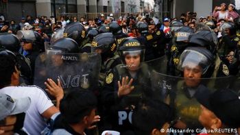 Перу охопили протести після зміни президента