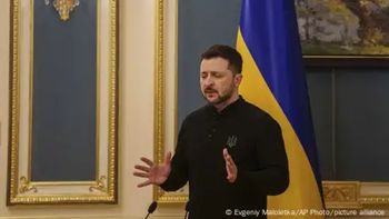 Україна ніколи юридично не визнає Крим російським, це поза Конституцією – Зеленський