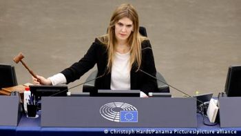 Віцепрезидентку Європарламенту Єву Кайлі позбавили посади