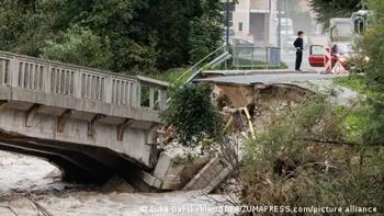 Зеленський доручив уряду надати гуманітарну допомогу Словенії